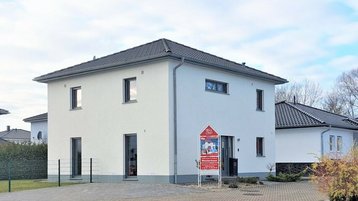 Musterhaus-Neunkirchen-Aussen-01