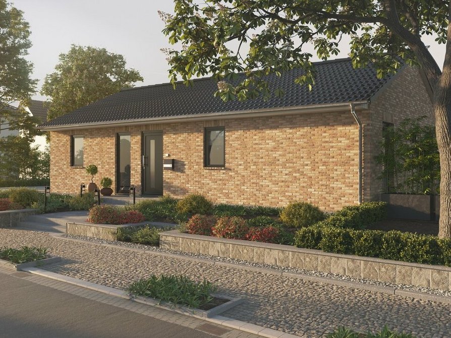 Bungalow 100 Klinker: Einladender Eingangsbereich mit Vorgarten und Veranda, sowie bodentiefe Fenster an der Seitenansicht, schaffen ein helles, einladendes Haus mit Straßenansicht.